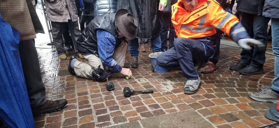 A Riva del Garda prosegue la posa delle pietre d’inciampo per ricordare i partigiani trucidati dai nazisti